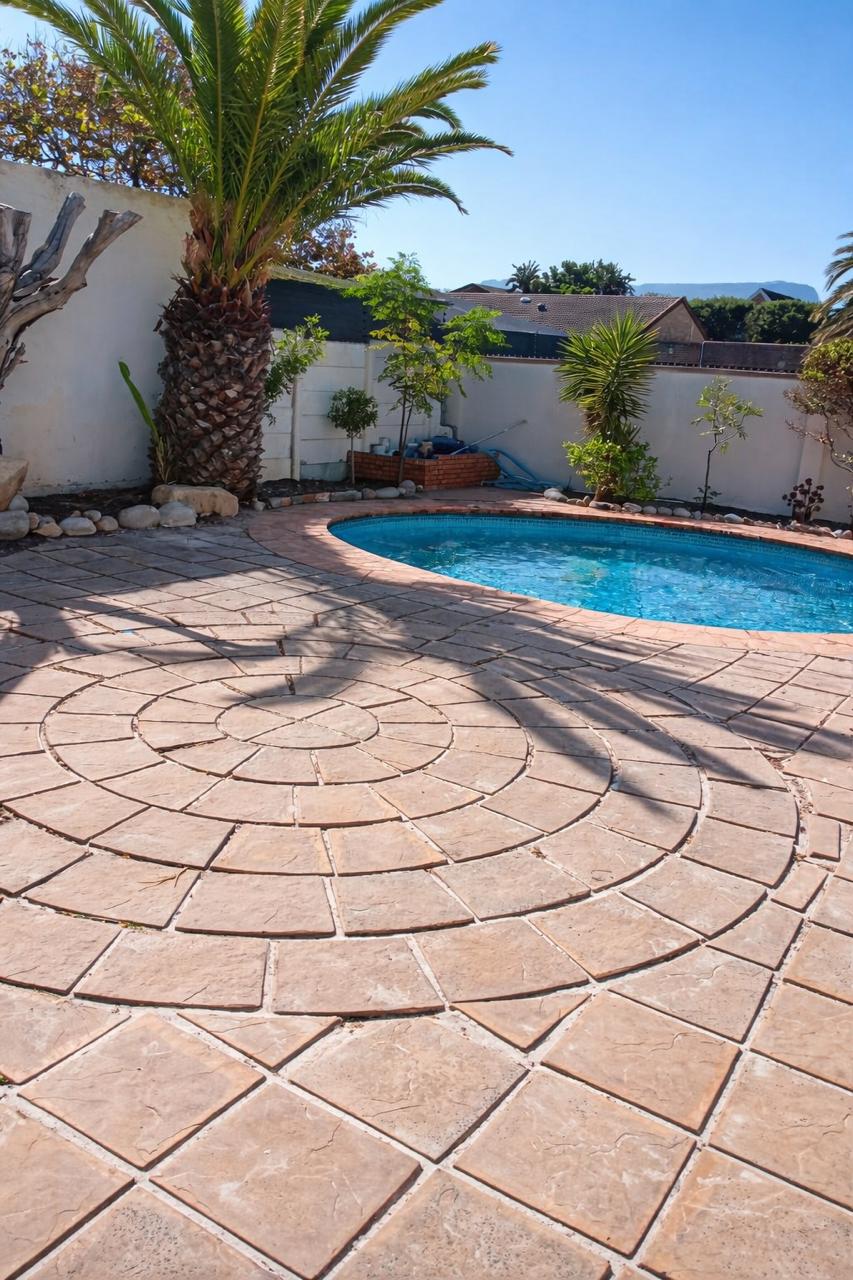 To Let 4 Bedroom Property for Rent in Kirstenhof Western Cape